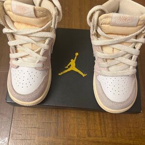 JORDAN 1 RETRO HIGH OG (TD) almost like new